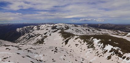 Overlooking Lake Albina - Kosciuszko NP - NSW SQ (PBH4 00 10479)